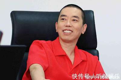 因写下一句火遍全国的广告语,他七年身价五百亿,私人飞机只代步