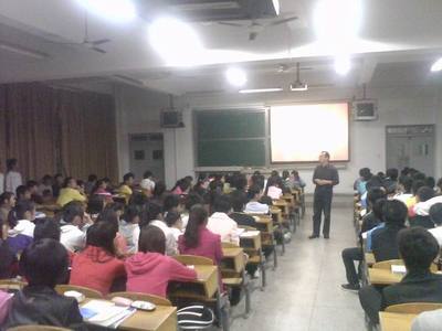 数学系举办2011级新生入学教育系列活动